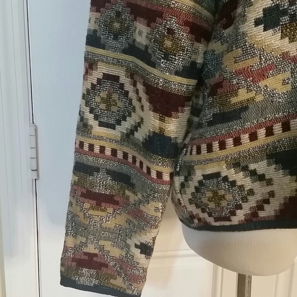 NEW INDENTITY - Picture 3 of 16